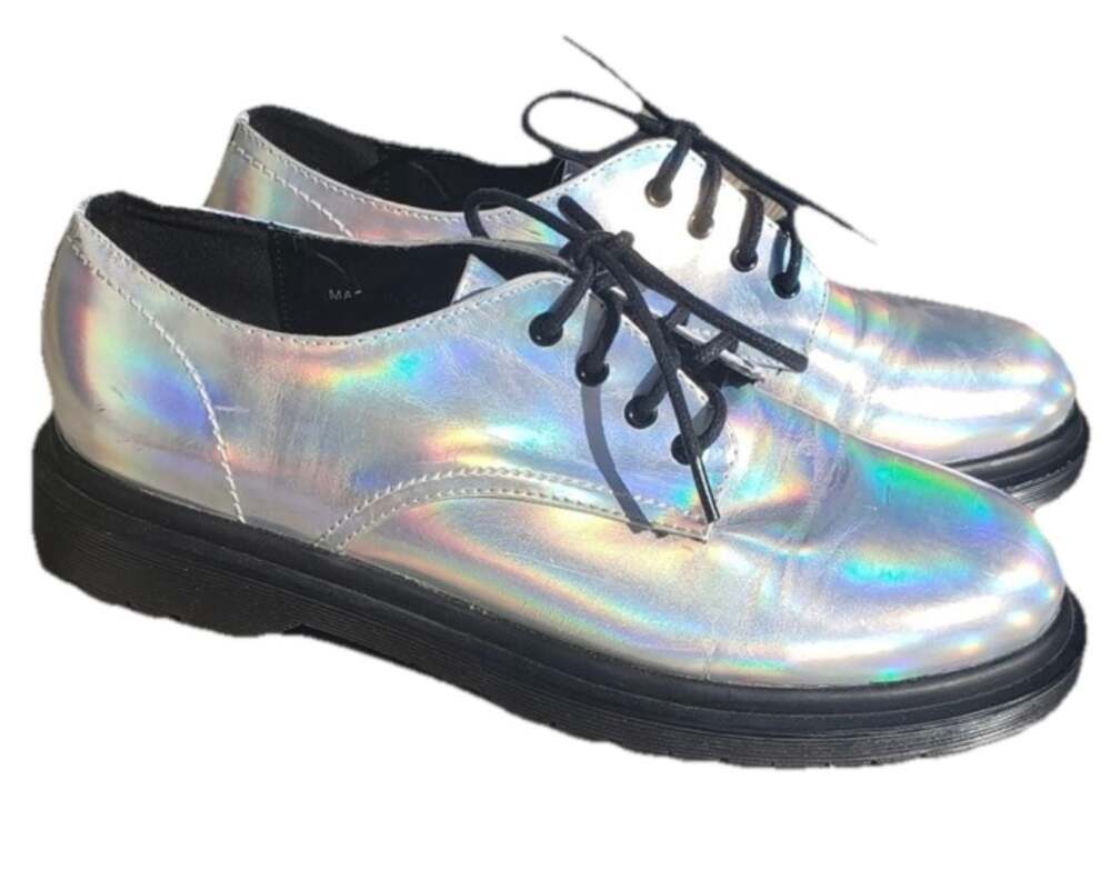 Urban Outfitters Holographic Silver Iridescent Oxford Shoes Sz 7